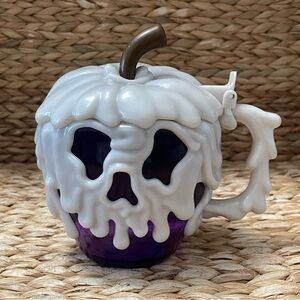 Disney Parks Snow White Evil Queen‎ PURPLE Poison Apple Sipper Mug Cup GLOW